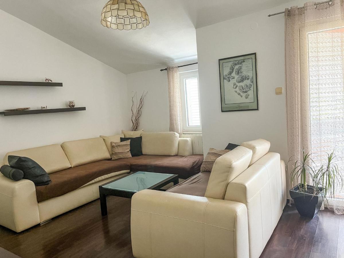 Apartment Lidija บานโจเล ภายนอก รูปภาพ